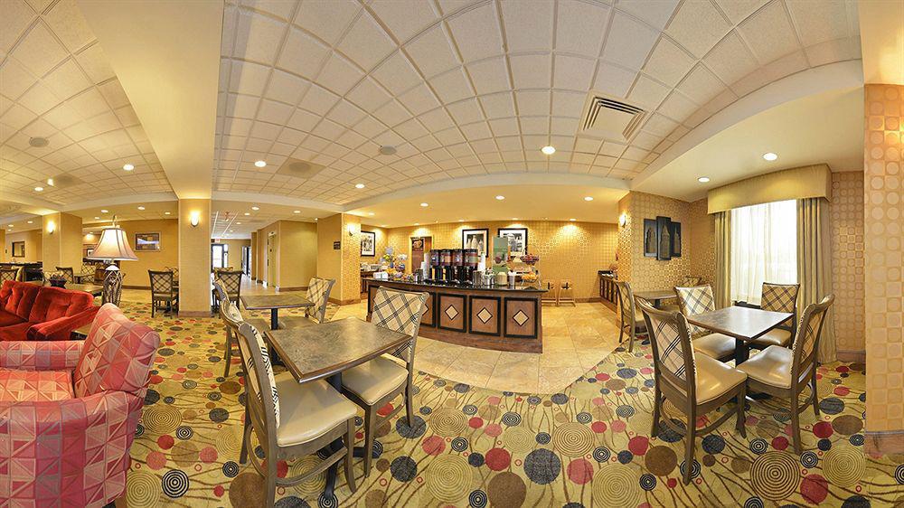 Hampton Inn Utica Buitenkant foto
