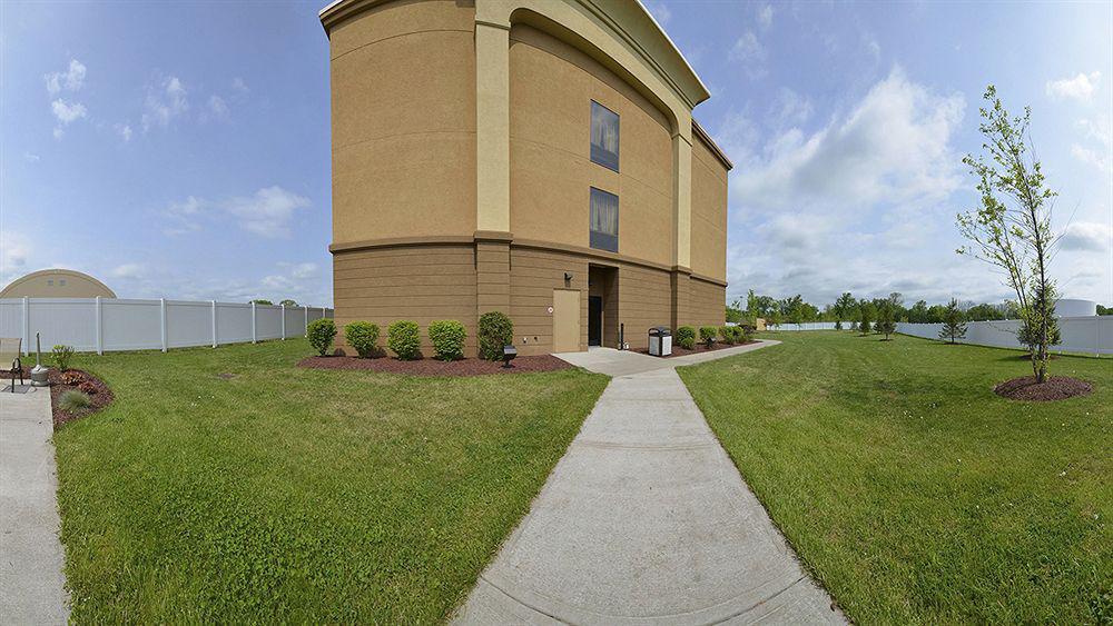 Hampton Inn Utica Buitenkant foto