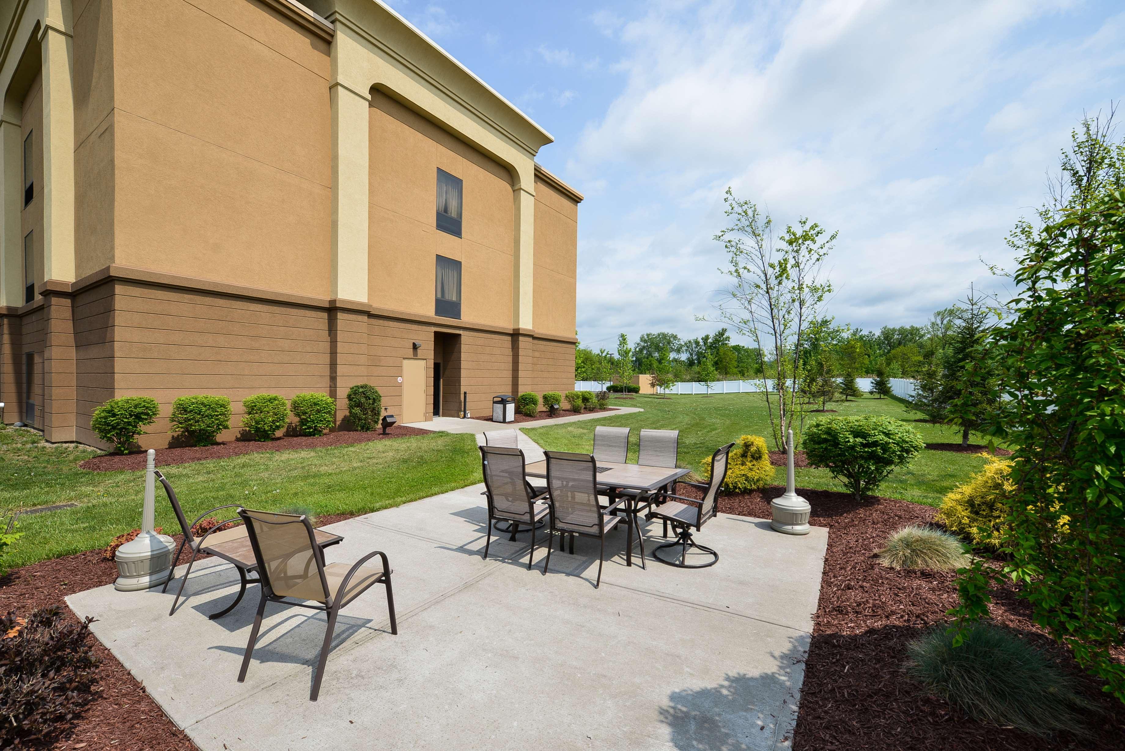 Hampton Inn Utica Buitenkant foto
