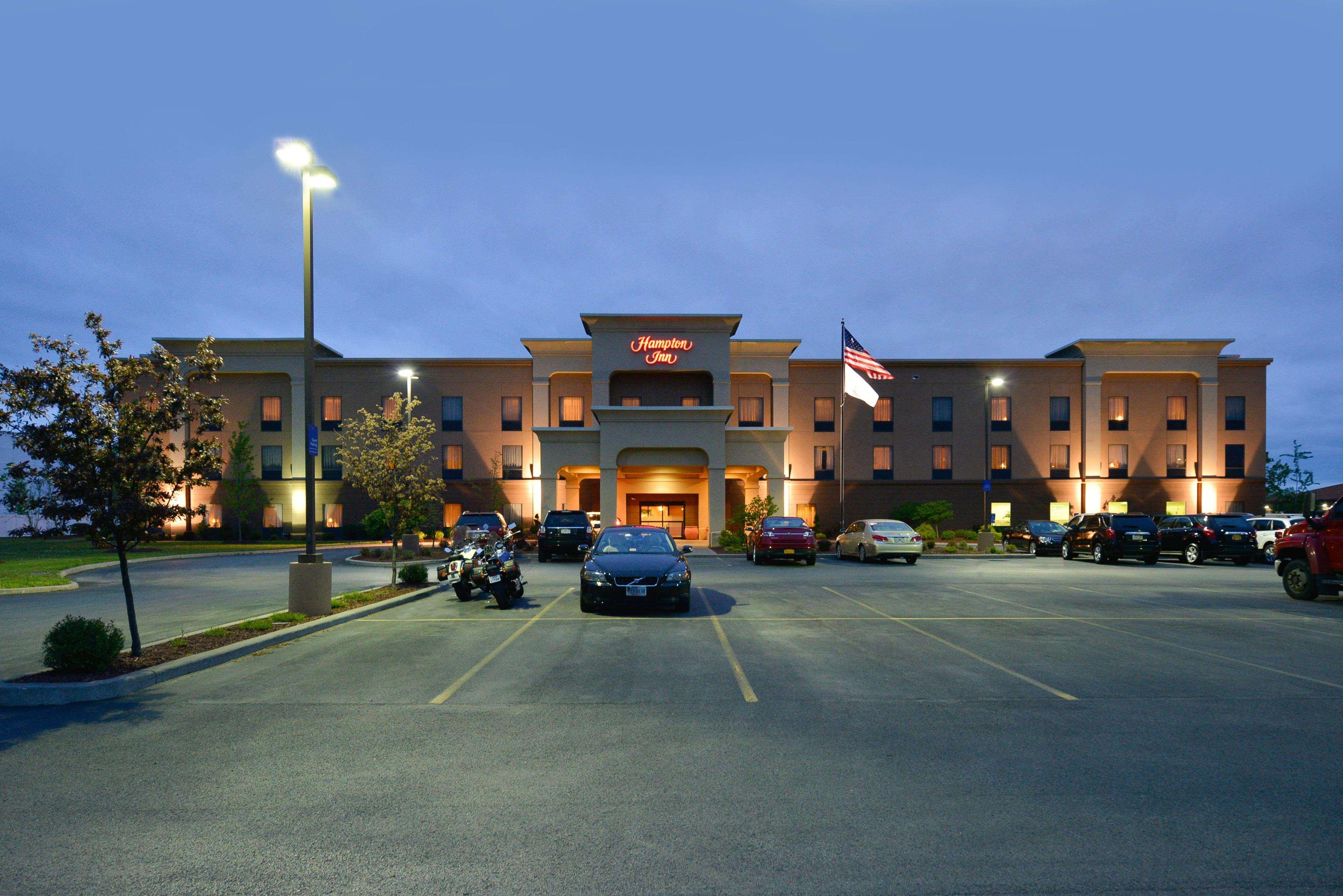 Hampton Inn Utica Buitenkant foto