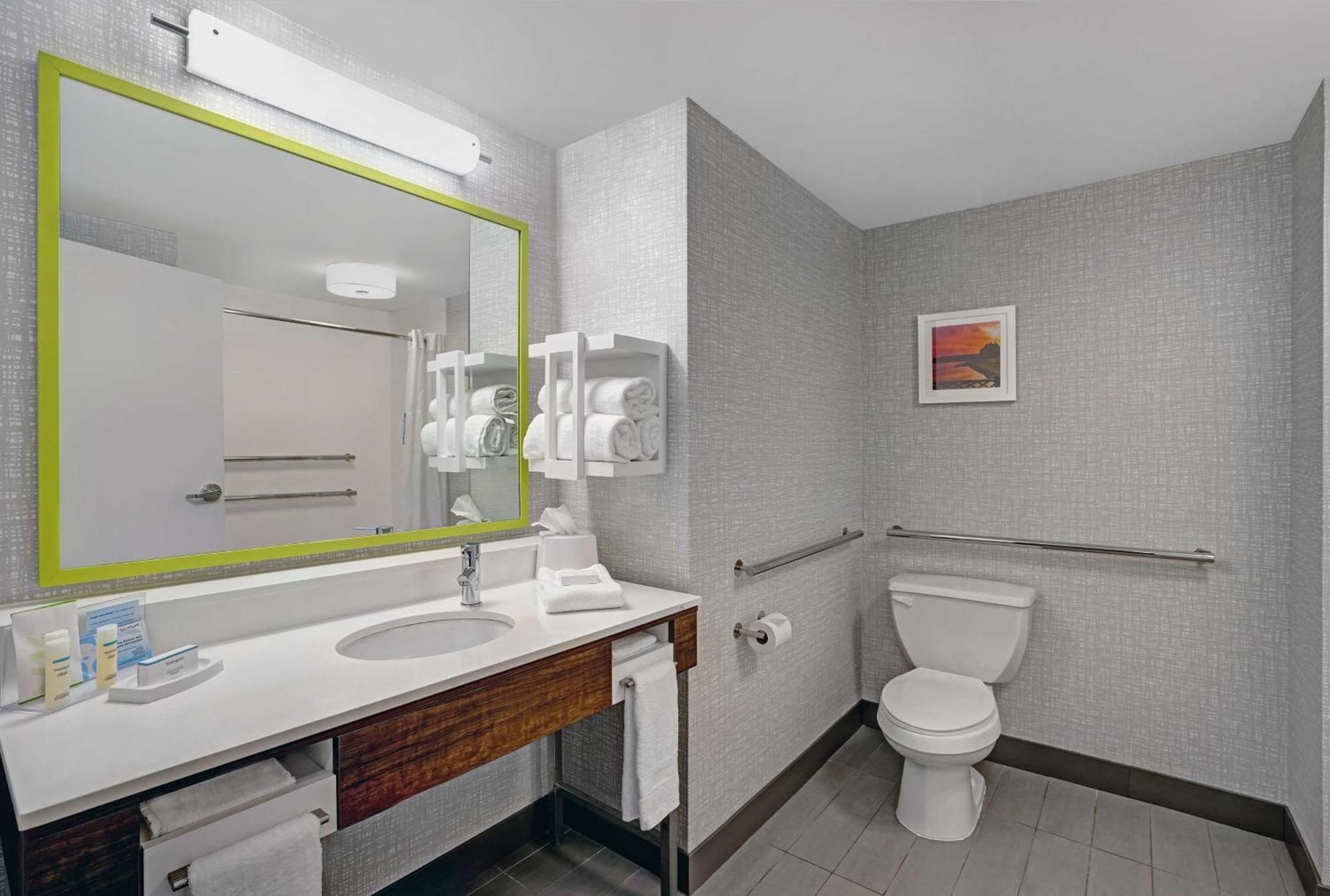 Hampton Inn Utica Buitenkant foto