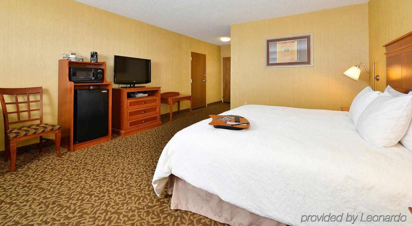 Hampton Inn Utica Buitenkant foto