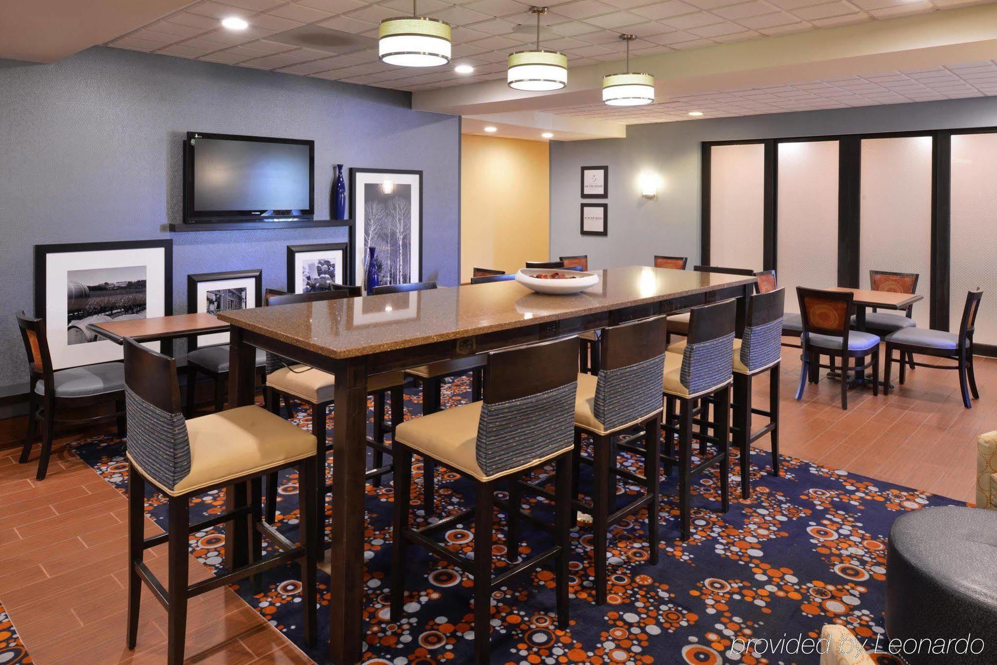 Hampton Inn Utica Buitenkant foto