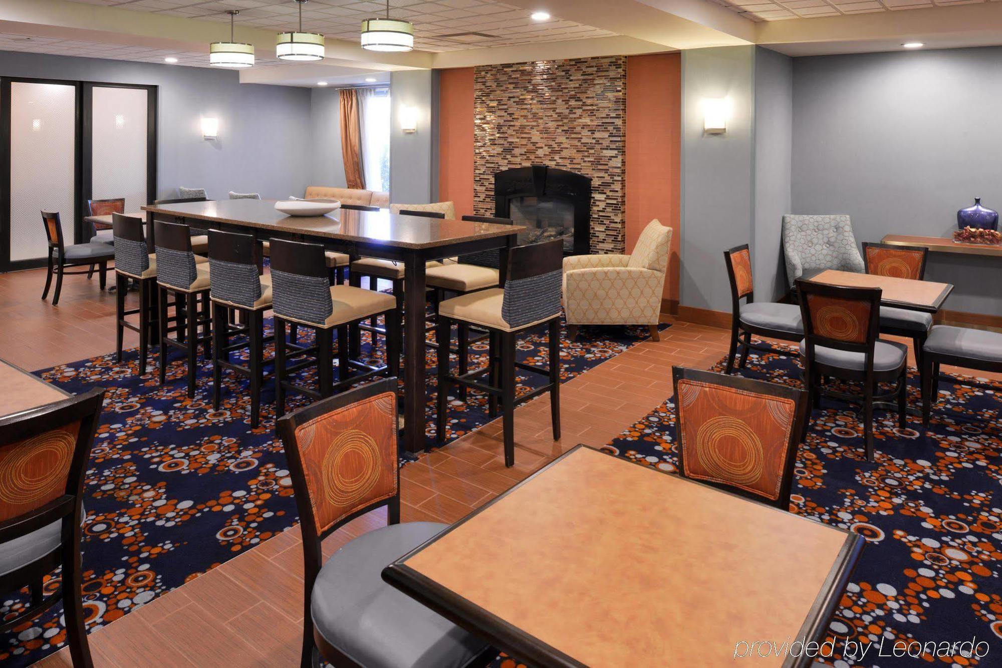 Hampton Inn Utica Buitenkant foto