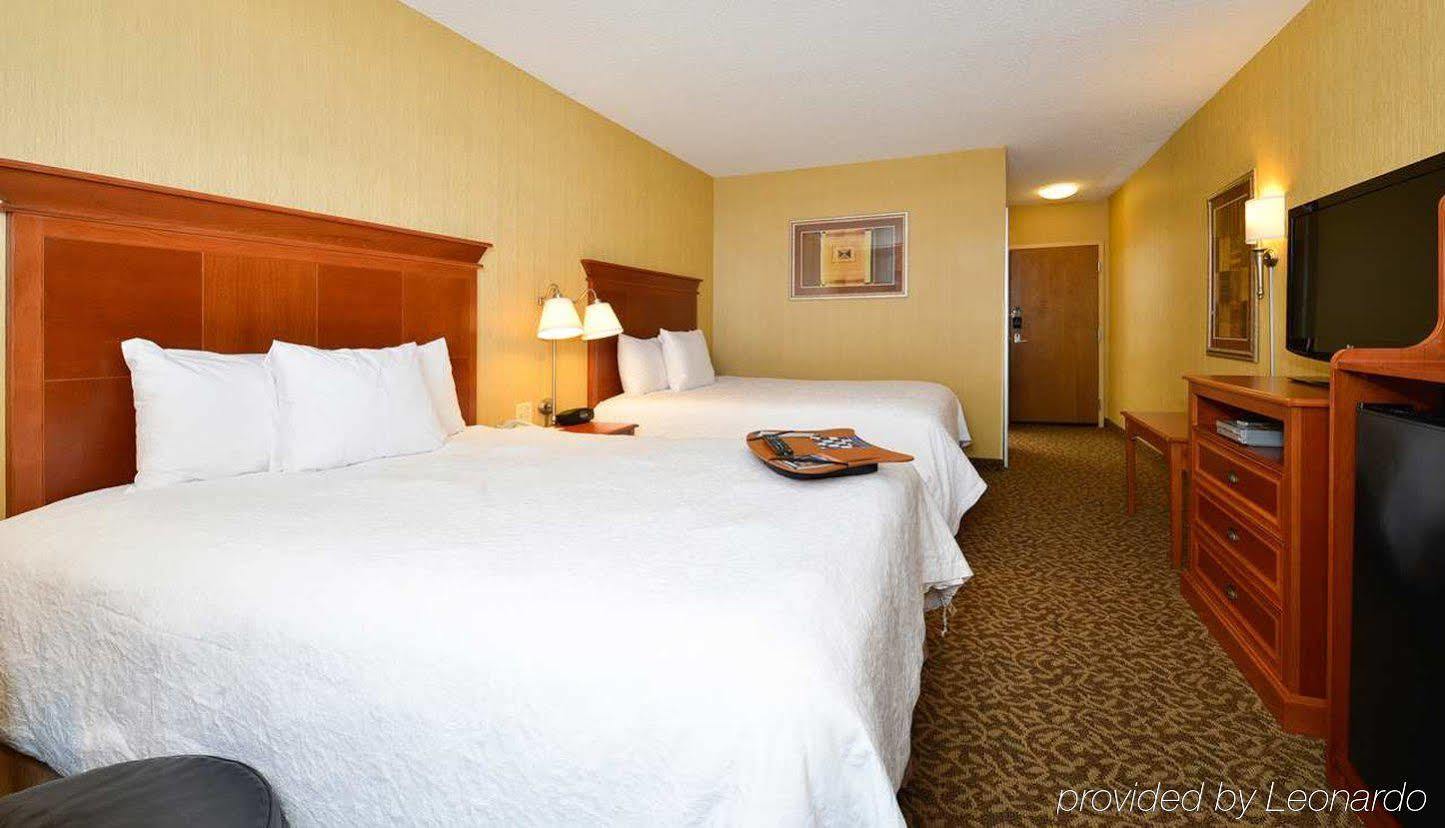 Hampton Inn Utica Buitenkant foto