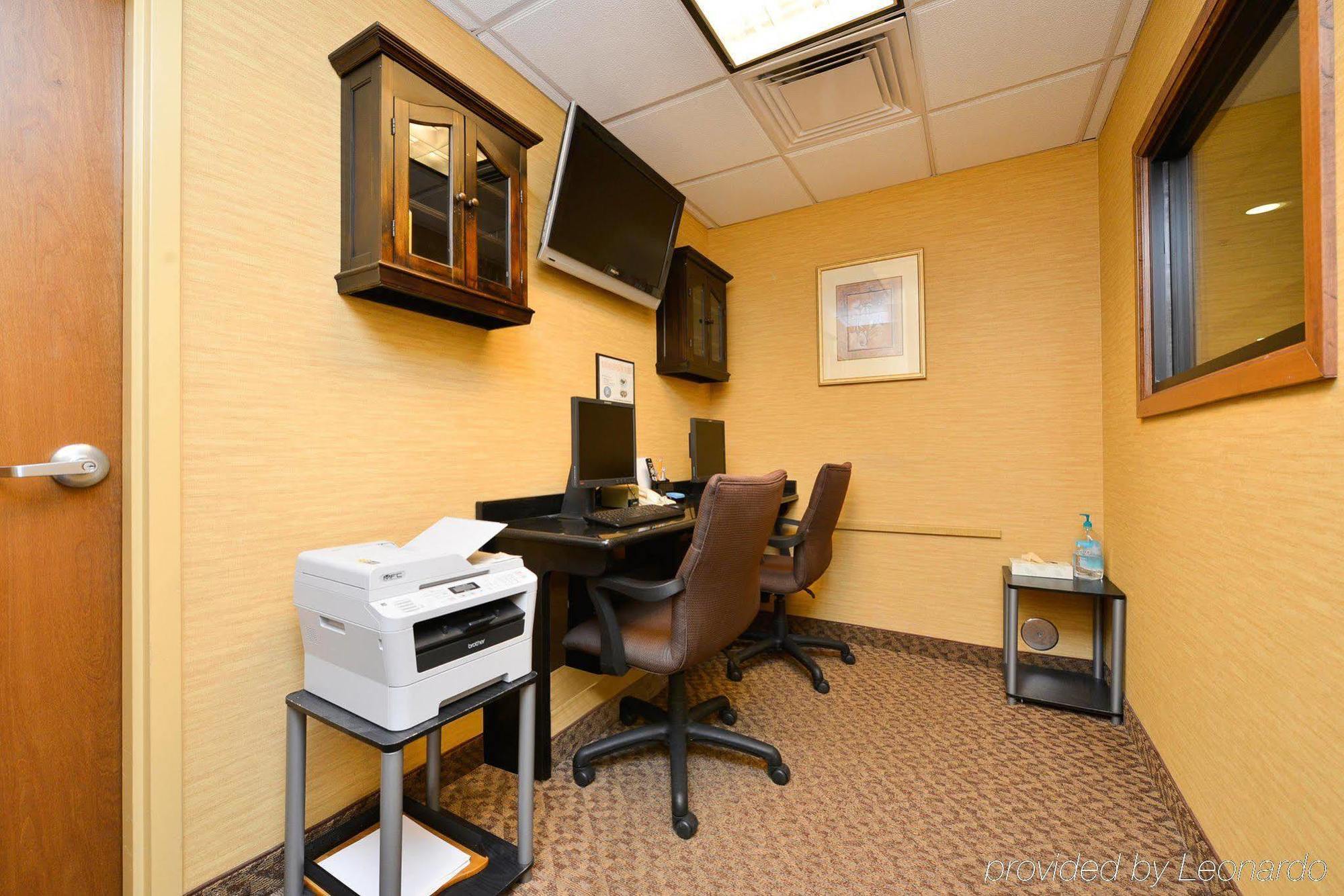 Hampton Inn Utica Buitenkant foto