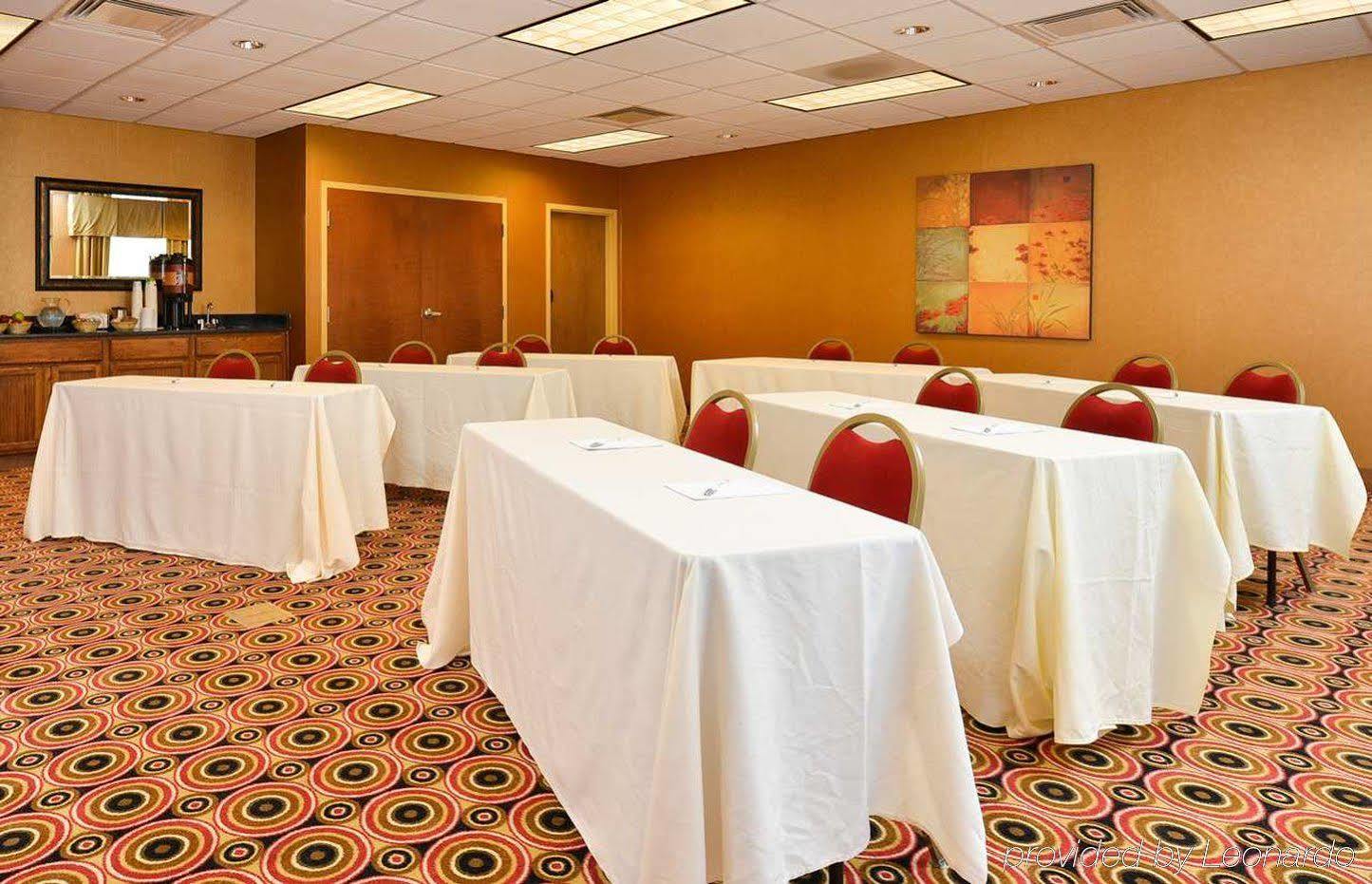 Hampton Inn Utica Buitenkant foto