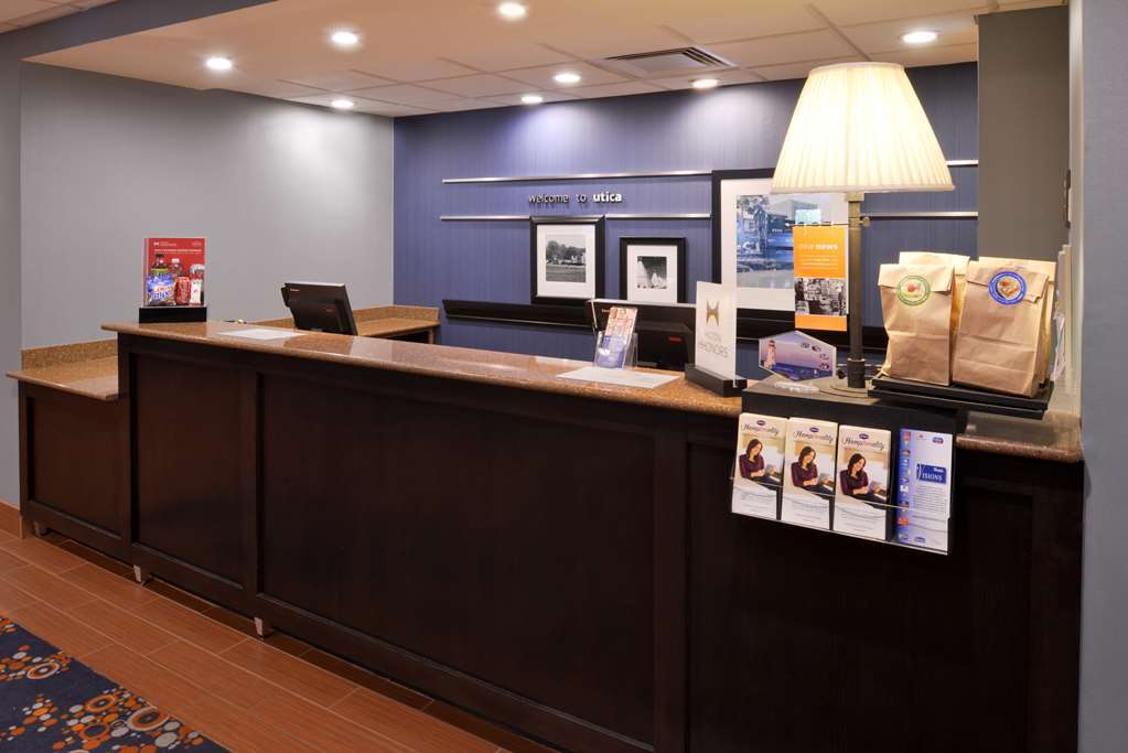 Hampton Inn Utica Interieur foto
