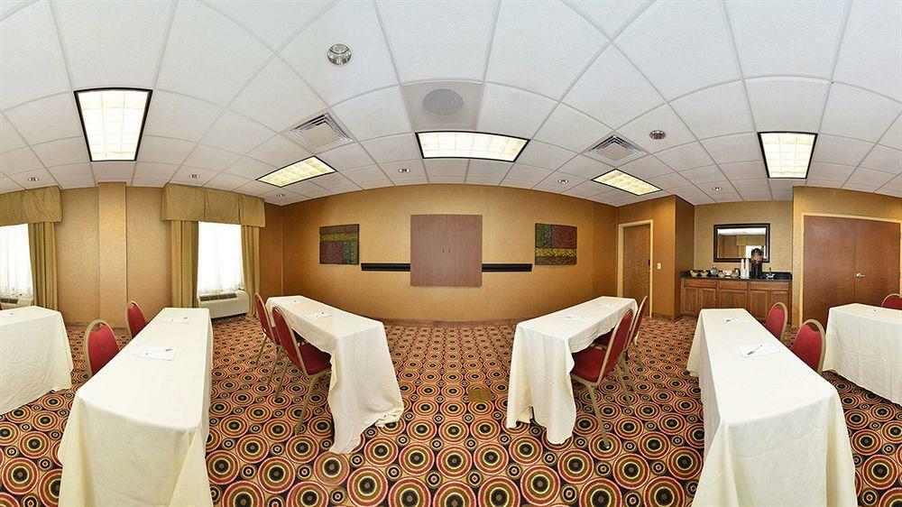 Hampton Inn Utica Buitenkant foto